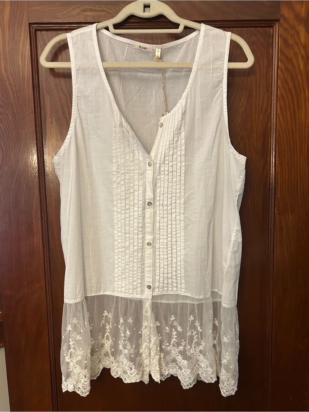 NWT Dylan Sleeveless Button Up Tunic Tank Top with Lace Trim Size XL